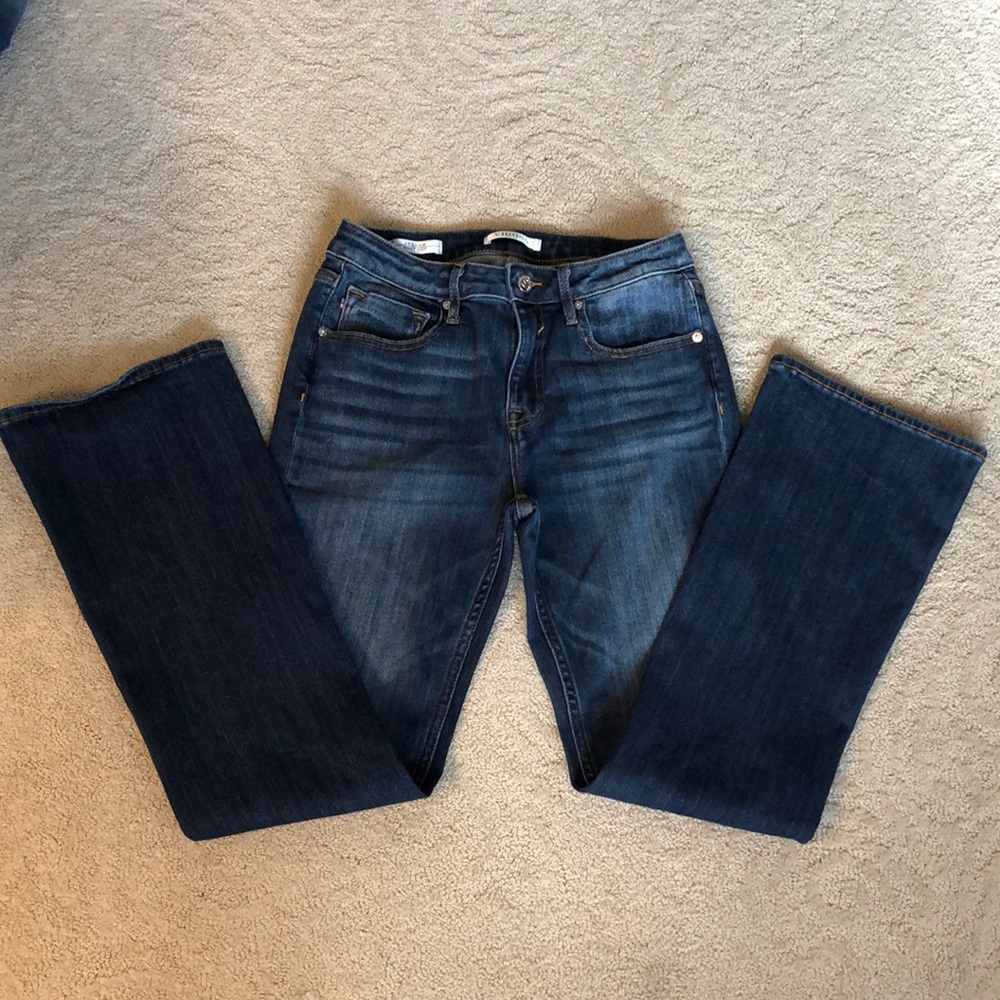 Vigoss Sz 28 Jagger Bootcut Jeans. Medium wash w/factory wiskering on front